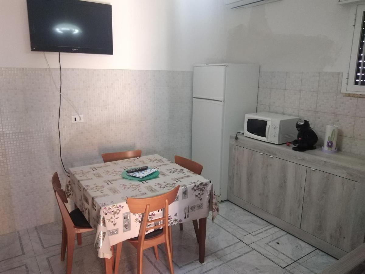 Casa Gialla Mare Del Salento Маруджо Екстериор снимка
