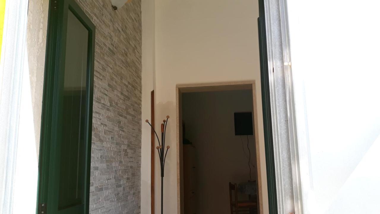 Casa Gialla Mare Del Salento Маруджо Екстериор снимка